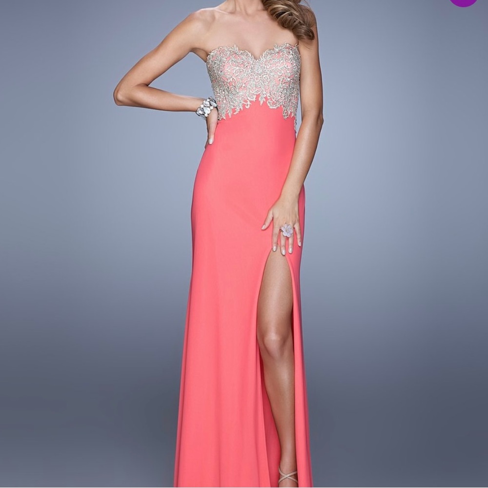Hot Coral Lace Split-Skirt Strapless
Gown